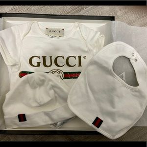 Gucci set for babies 0 to 3 months.